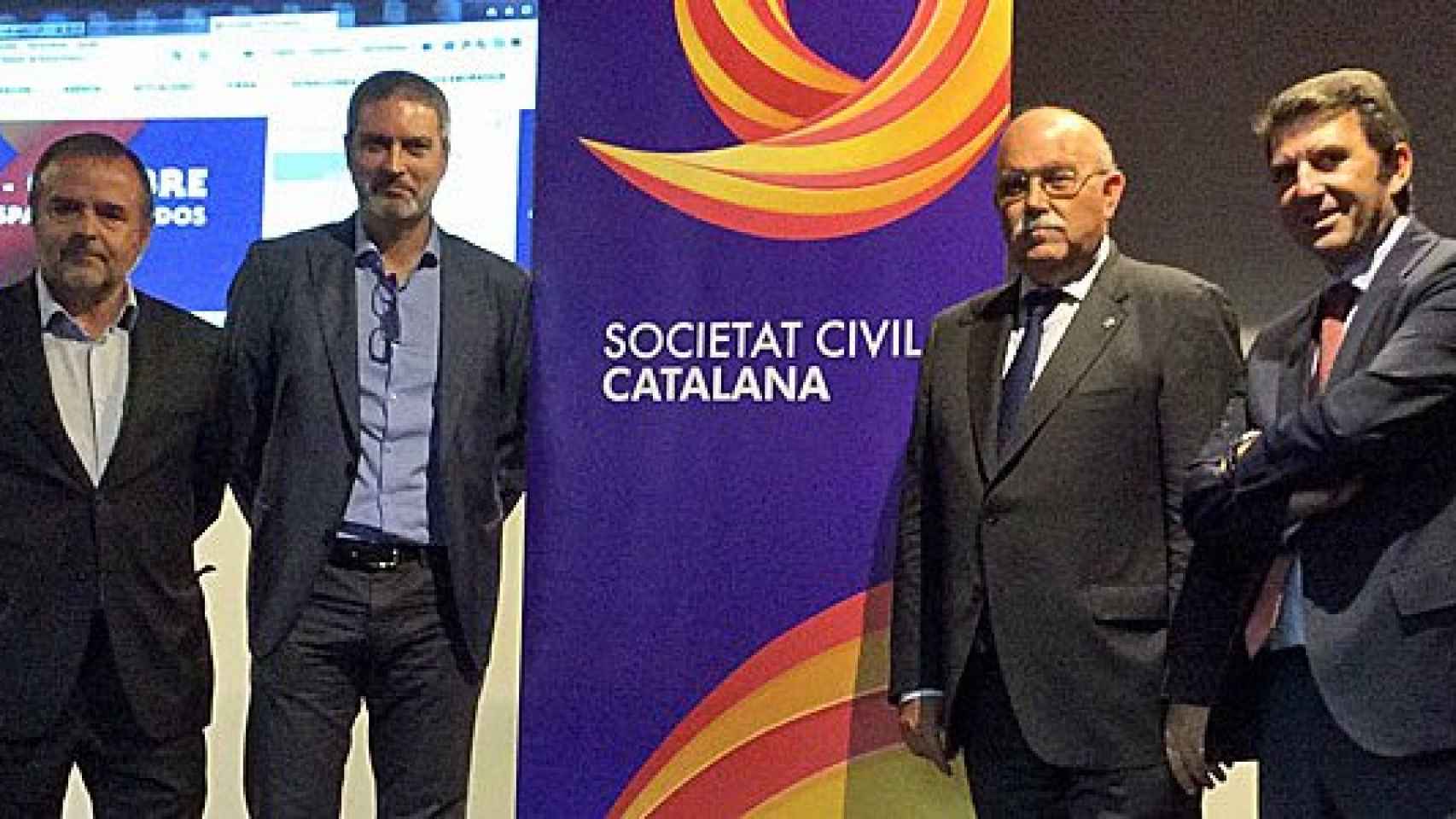 Francesc Moreno (vocal de SCC), Josep Ramon Bosch (presidente de SCC), Albert Masquef (presidente del Cercle Català en Madrid) y José Domingo (secretario de SCC)