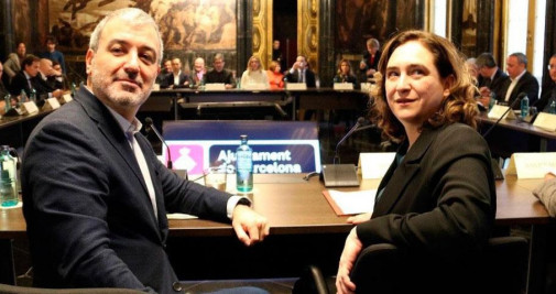 El primer teniente de alcalde, Jaume Collboni, y la alcaldesa de Barcelona, Ada Colau
