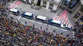 Una concentración de independentistas ante la jefatura superior de Policía de Cataluña