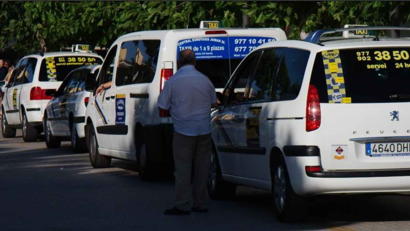 Varios taxis en una parada, en una imagen de archivo / CG