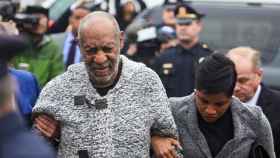 El actor estadounidense Bill Cosby, acudiendo a declarar a los juzgados, este miércoles.