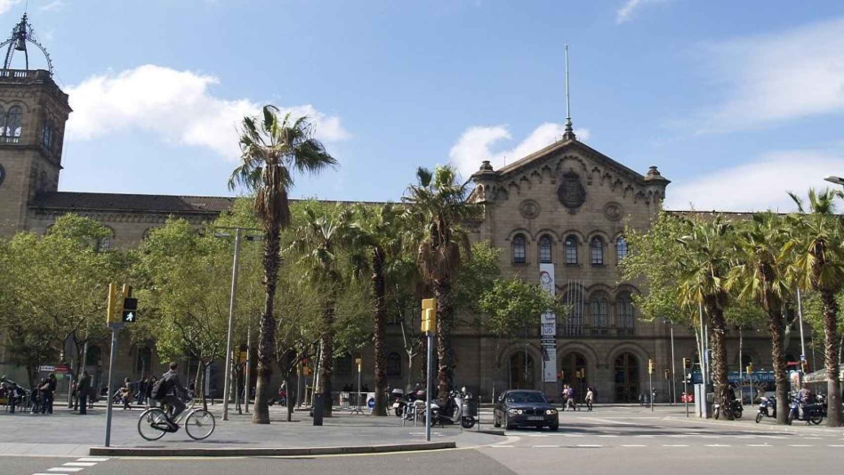 Una universidad catalana, la UB / Vanbasten 23 EN WIKIMEDIA COMMONS