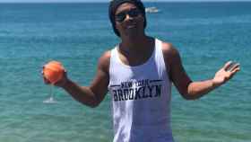 Ronaldinho en la playa de vacaciones / INSTAGRAM