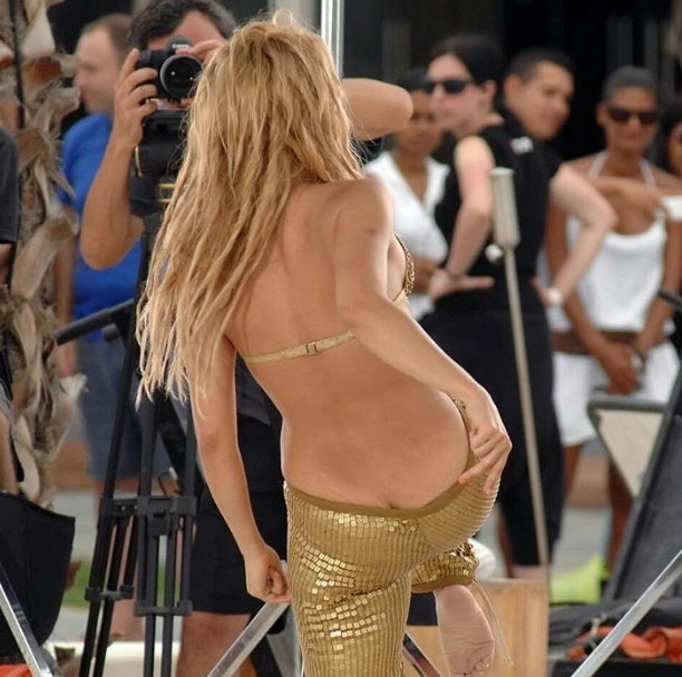 Shakira sin ropa interior