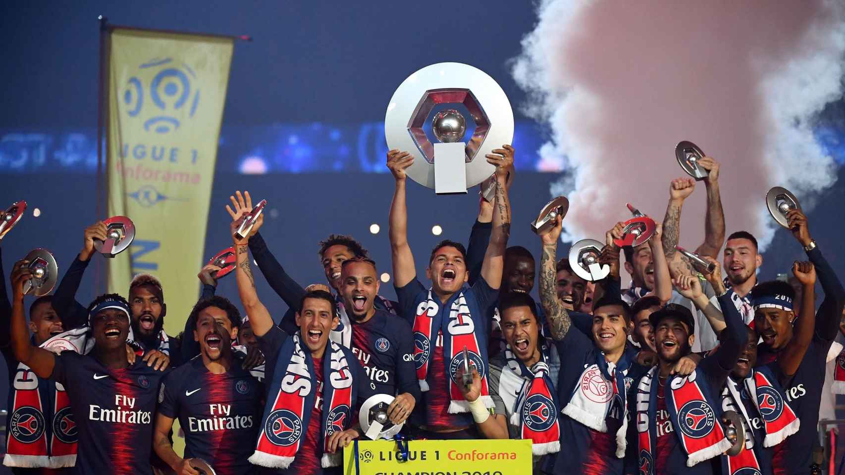 El PSG, levantando el título de Ligue1 en la temporada 2018-2019 | PSG