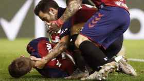 Marc Cardona hace saltar las alarmas en el duelo entre Osasuna y Sevilla