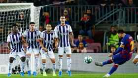 El lanzamiento de falta de Messi contra el Valladolid | EFE