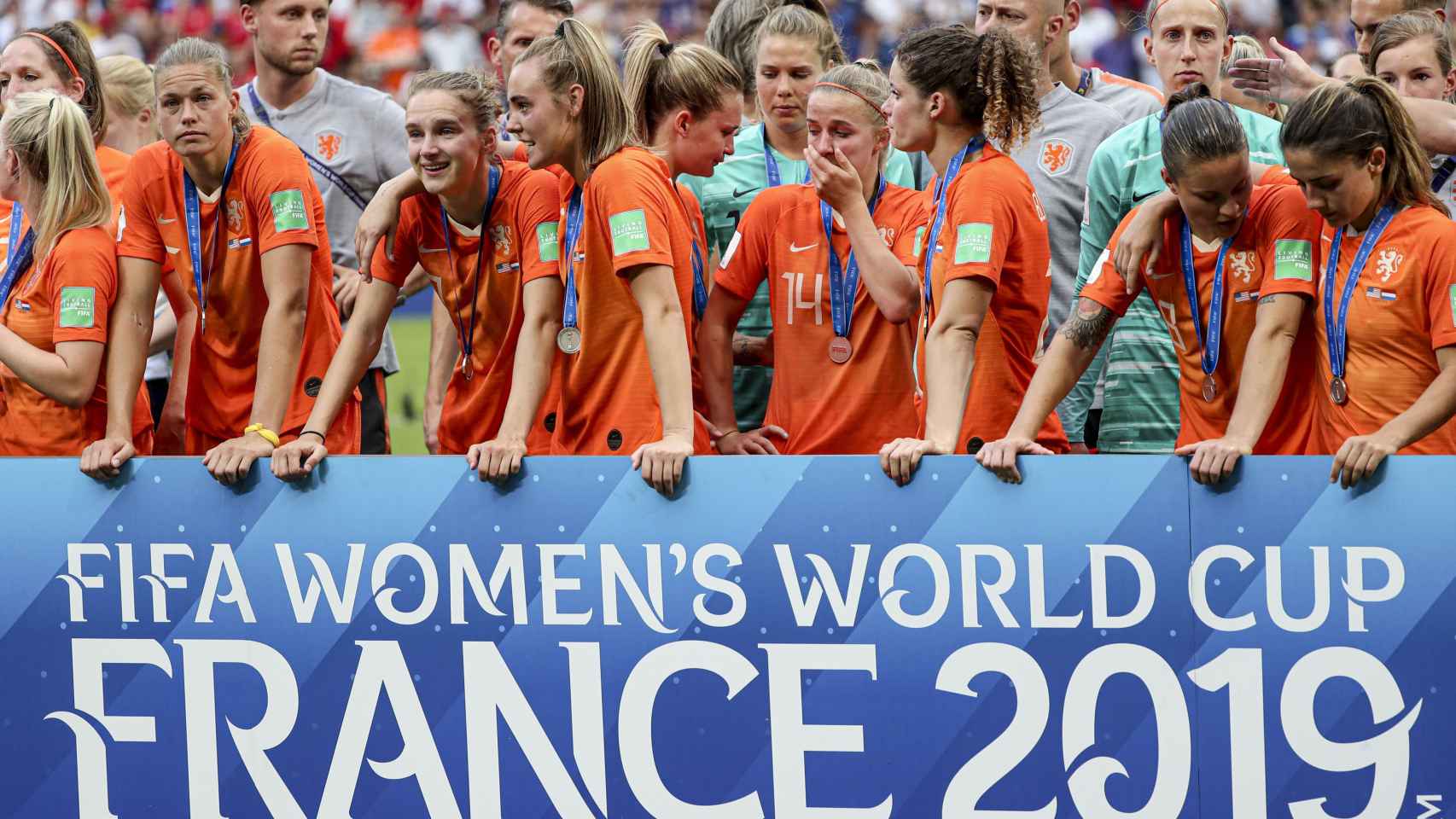 Las jugadoras de la selección holandesa tras perder la final del Mundial / EFE