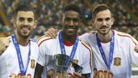 Una foto de los canteranos del Betis, Ceballos, Firpo y Ruiz tras proclamarse campeones del Europeo sub21 / Twitter