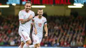 Paco Alcácer celebra uno de sus goles con España / EFE