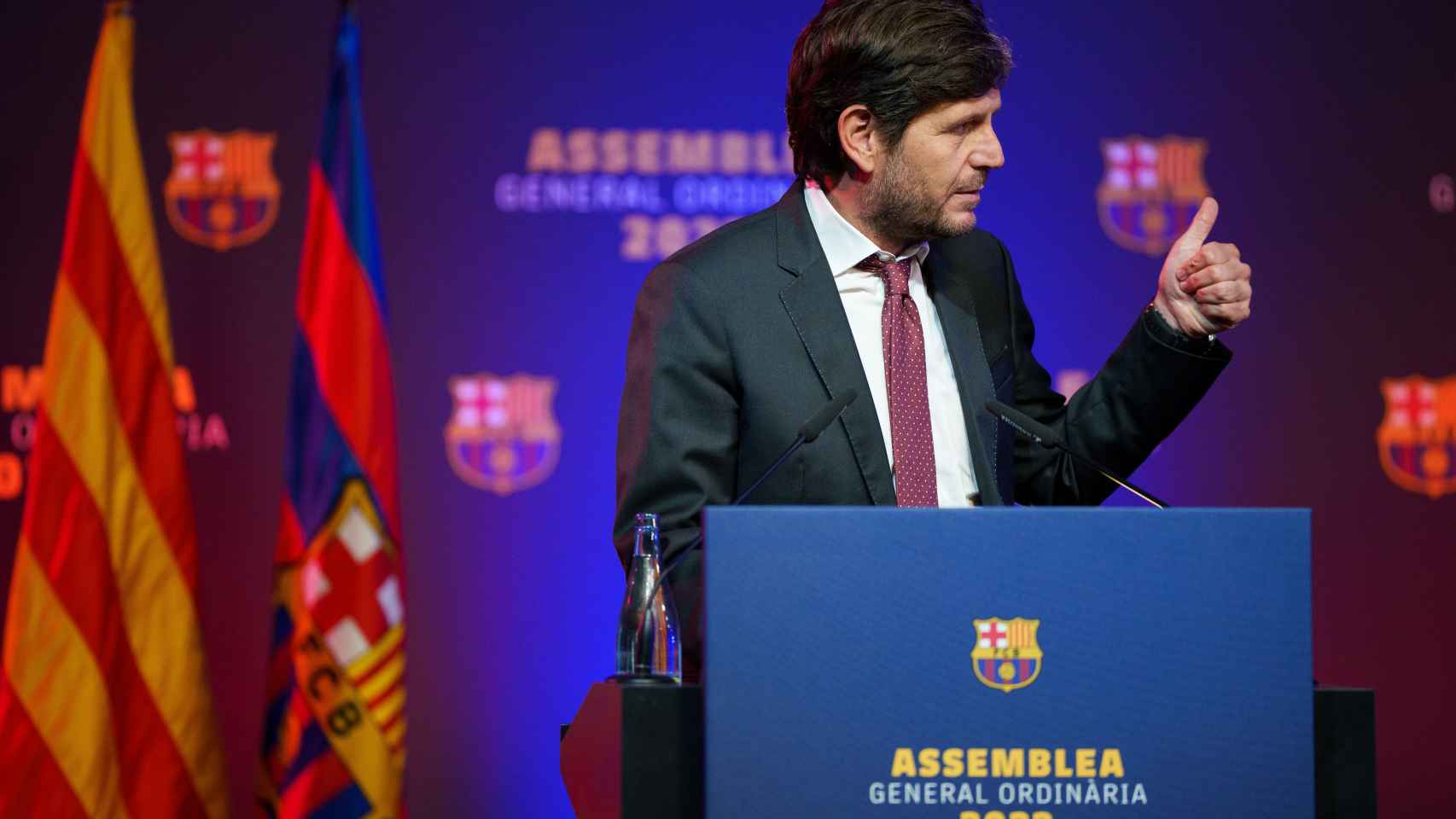 Mateu Alemany expone los números del mercado de fichajes ante los socios del Barça / FCB