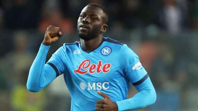 Kalidou Koulibaly, objetivo del Barça, celebrando un gol con el Nápoles / EFE