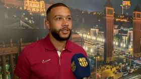 Memphis Depay atiende a Barça TV en su primer día en Barcelona / Barça TV