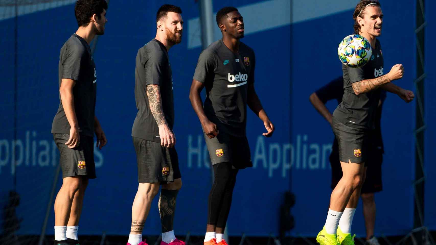 Messi, Griezmann, Dembelé y Aleñá en un entrenamiento del Barça / EFE