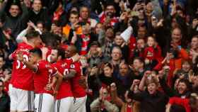 El Manchester United celebrando un gol contra el Liverpool / EFE