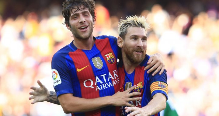 Sergi Roberto, junto a Leo Messi en choque del Barça | EFE