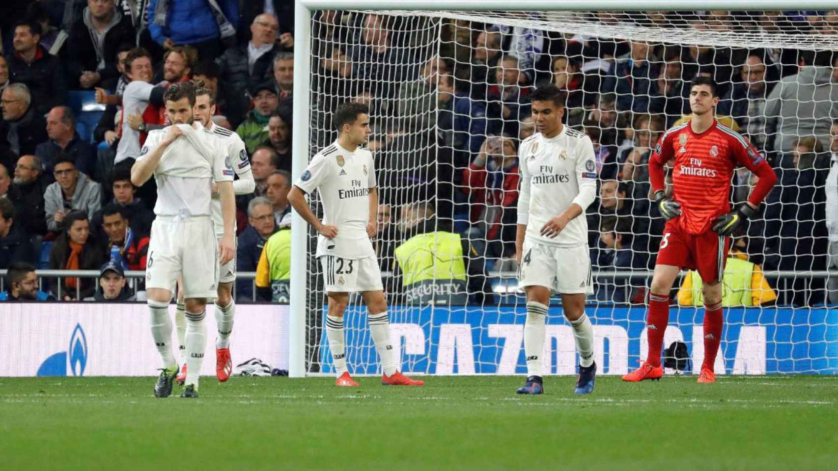 La decepción de los jugadores del Madrid tras caer contra el Ajax | EFE