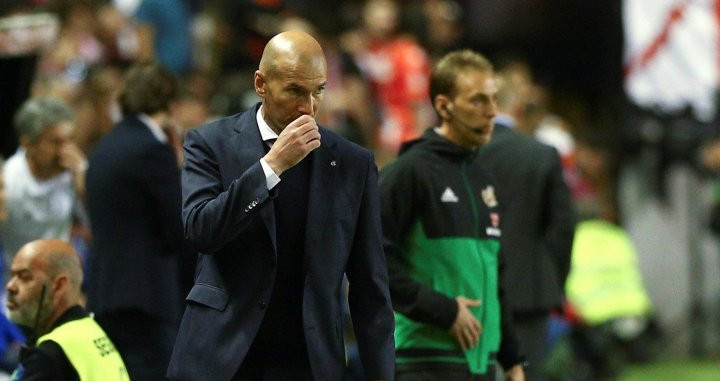 Zidane en la derrota del Madrid en Vallecas EFE