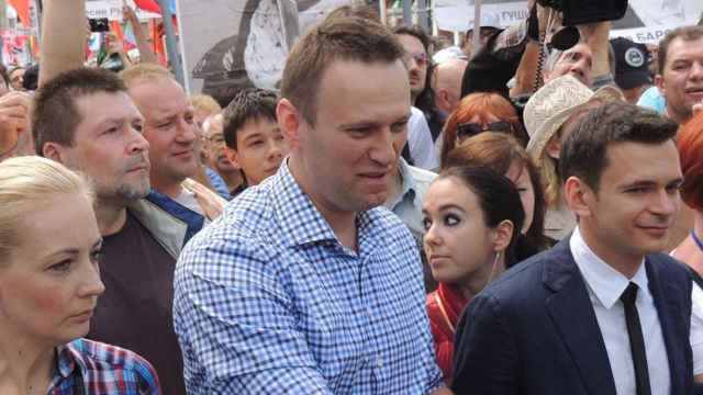 Alexei Navalny (en el centro) líder opositor ruso / BOGOMOLOV.PL