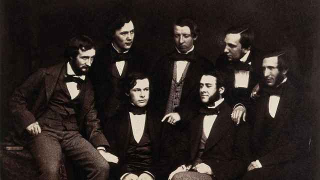 Joseph Lister, en el centro de la imagen, con miembros del Old Royal Infirmary de Edimburgo (1855)