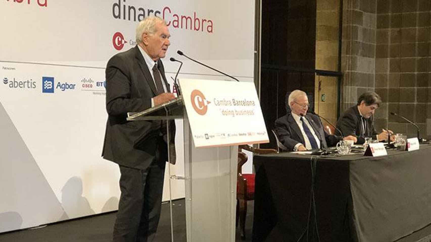 El consejero de Acción Exterior, Relaciones Institucionales y Transparencia, Ernest Maragall, durante su conferencia en Dinars-Cambra / CG