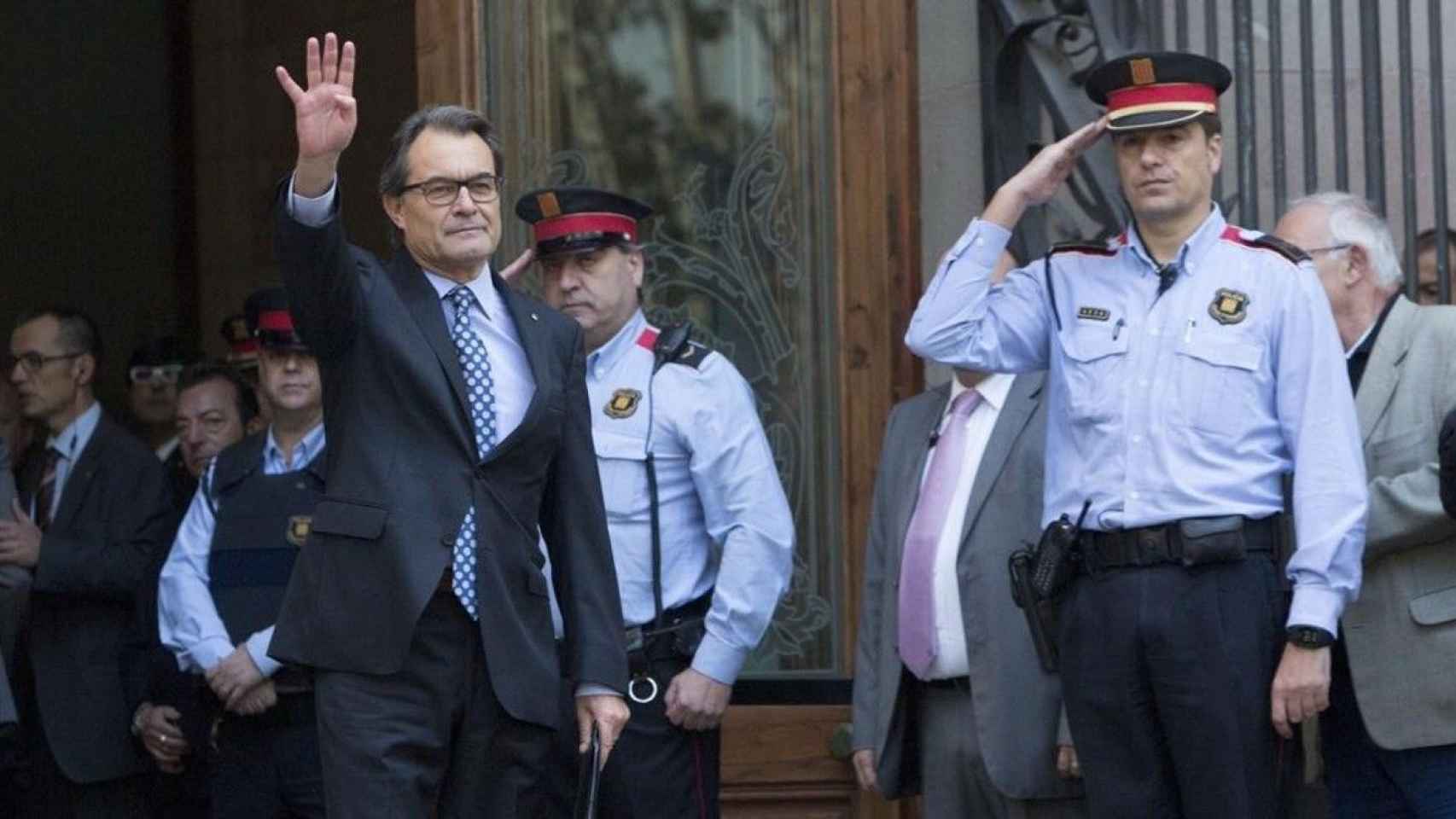 Artur Mas, tras declarar como imputado por el 9N en el Tribunal Superior de Justicia de Cataluña, a donde volverá el lunes arropado por la ANC / CG