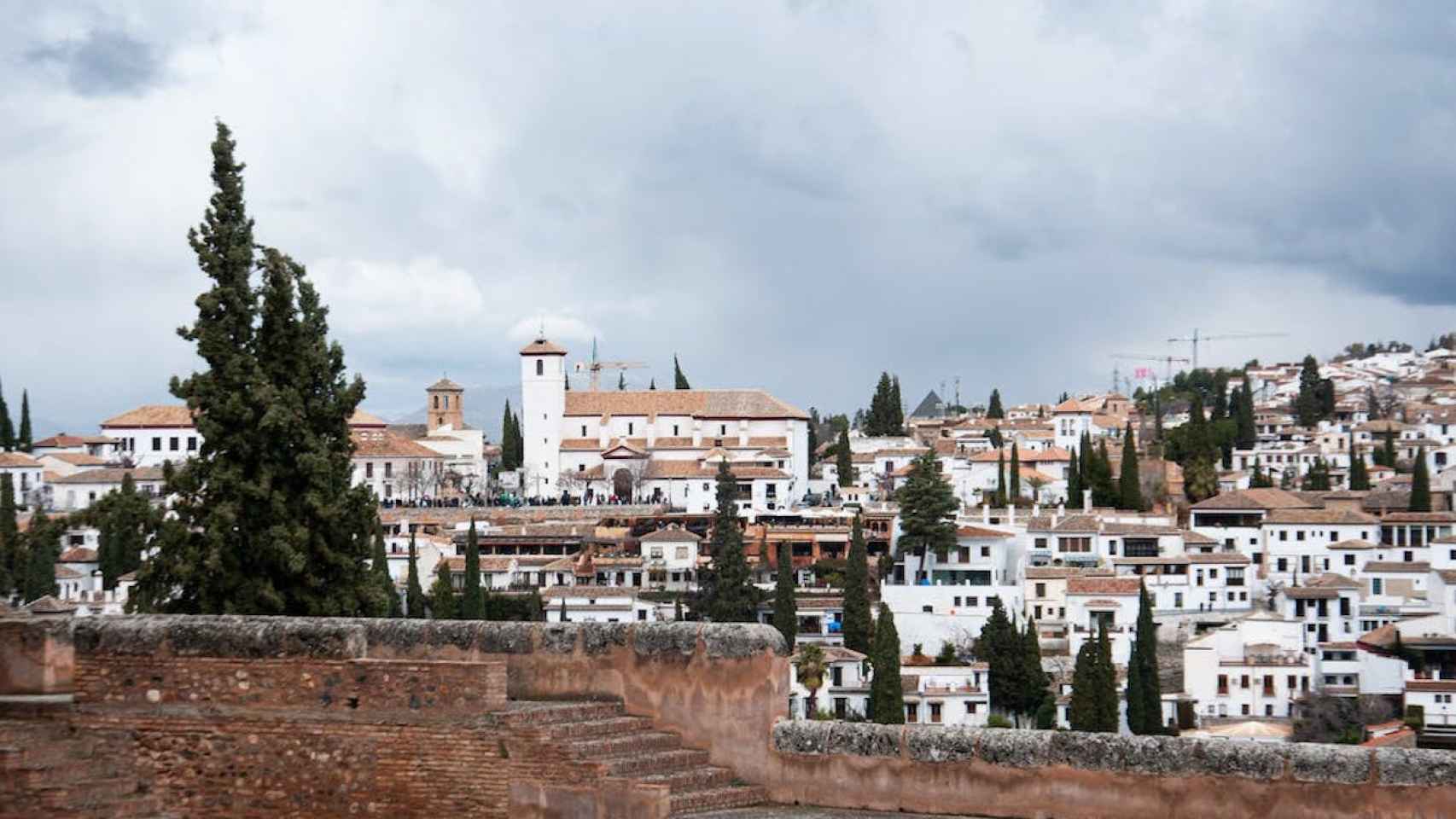 Vista parcial del barrio de Sacromonte en Granada / PEXELS