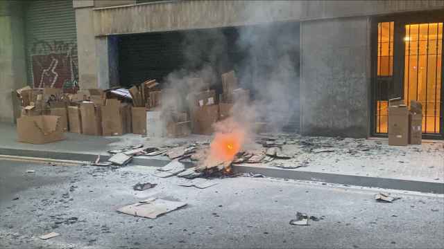 Incendio en la Gran Vía de Barcelona / CG