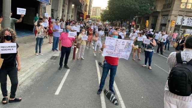 Concentración de vecinos contra el aislamiento de Lleida / EP