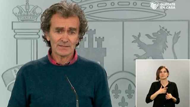 El director del Centro de Coordinación de Alertas y Emergencias Sanitarias (CCAES), Fernando Simón, da datos de coronavirus en España / TVE