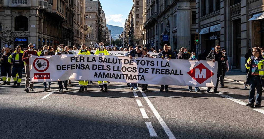 Trabajadores de Metro de Barcelona protestan por el amianto en la red del suburbano / EP