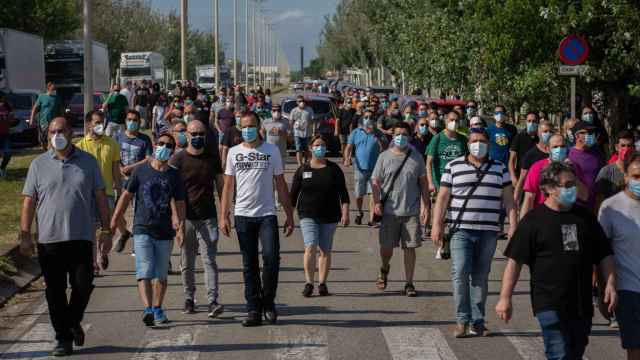 Trabajadores de Nissan se movilizan en la planta de la Zona Franca de Barcelona / EP