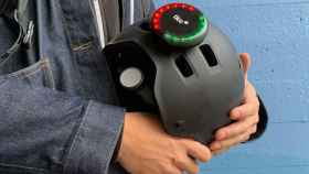 El dispositivo adaptable para cascos Ticc