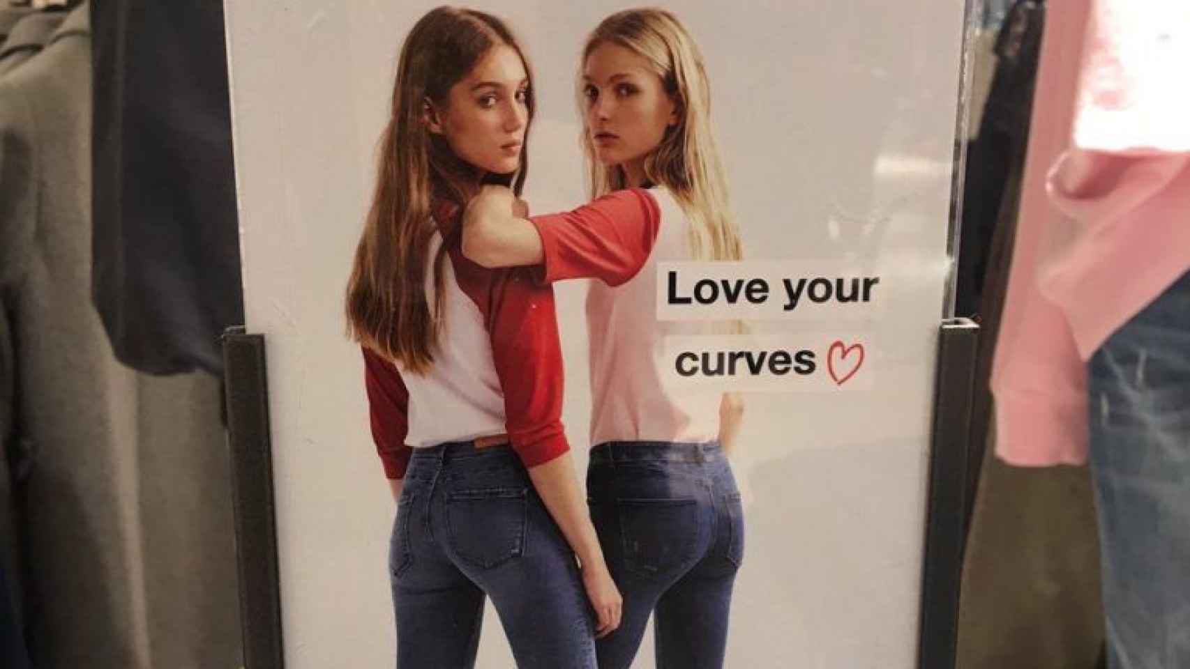 Foto del nuevo catálogo de Zara, Love your curves  / ZARA