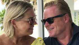Ronald Koeman disfruta de unos días de relax en Marbella junto a su mujer