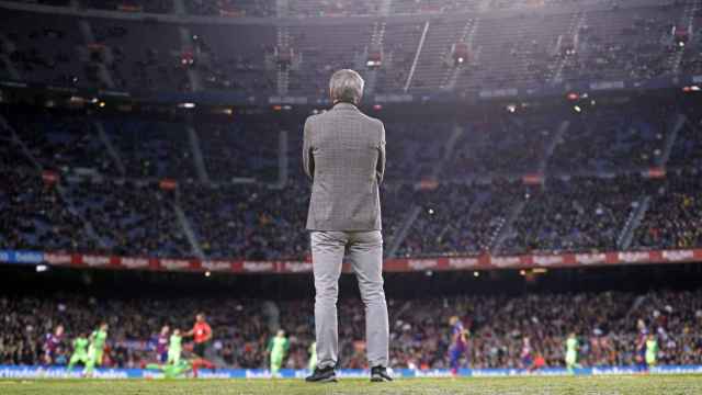 Quique Setién ante un Camp Nou vacío contra el Leganés / FC Barcelona