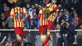 Los jugadores del Barça celebran un gol en la última visita a Cartagena / EFE