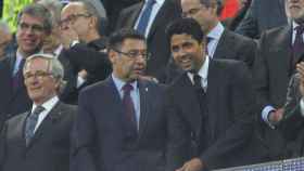 Josep Maria Bartomeu y Nasser Al Khelaifi en un Barça-PSG / EFE
