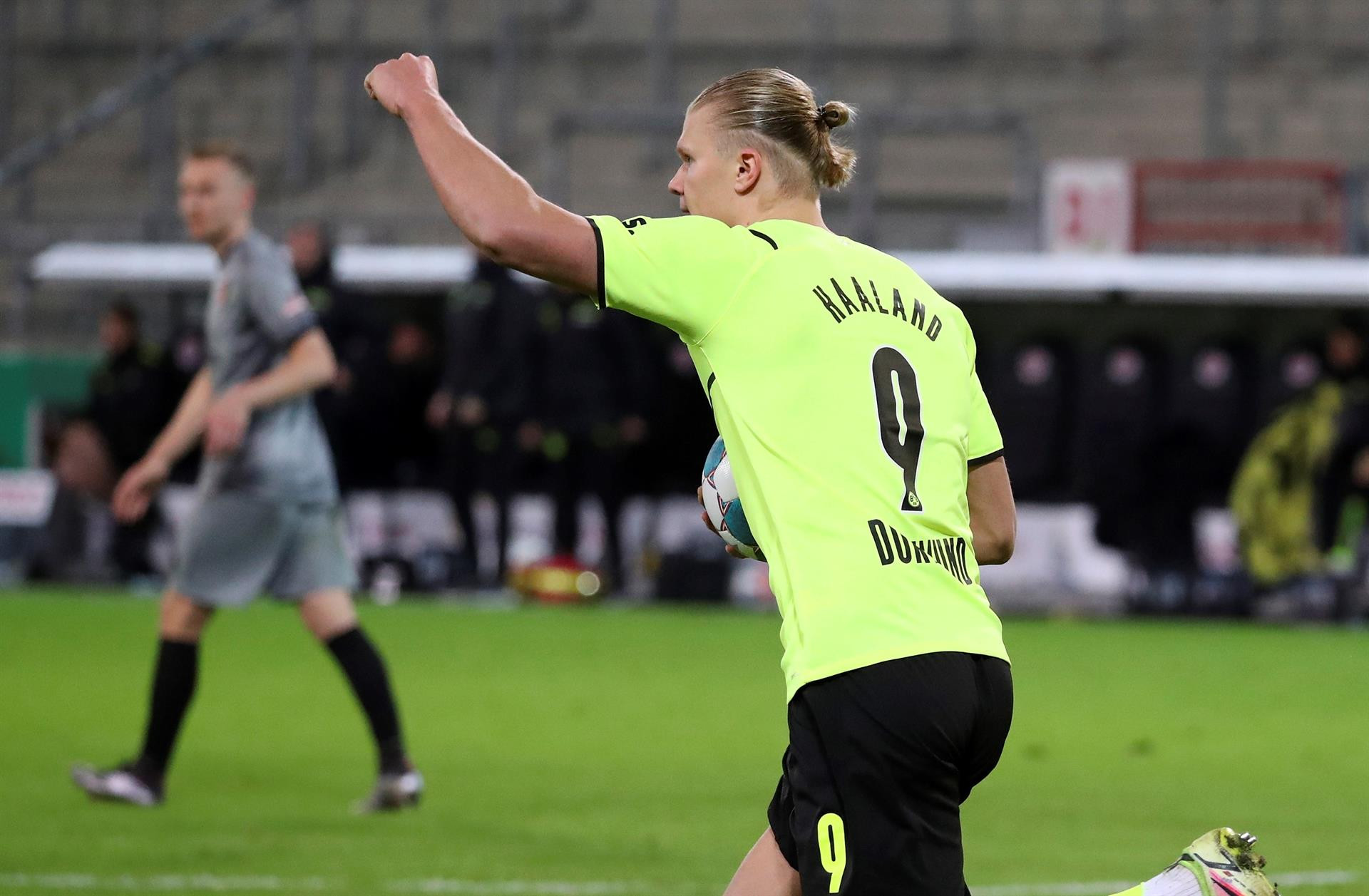 Haaland celebra su gol al Sant Pauli / EFE