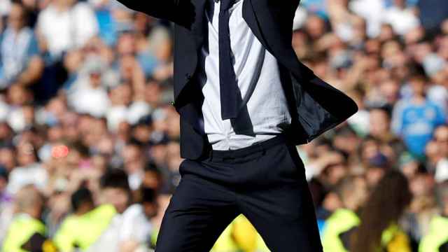 Zidane durante el partido frente al Granada / EFE