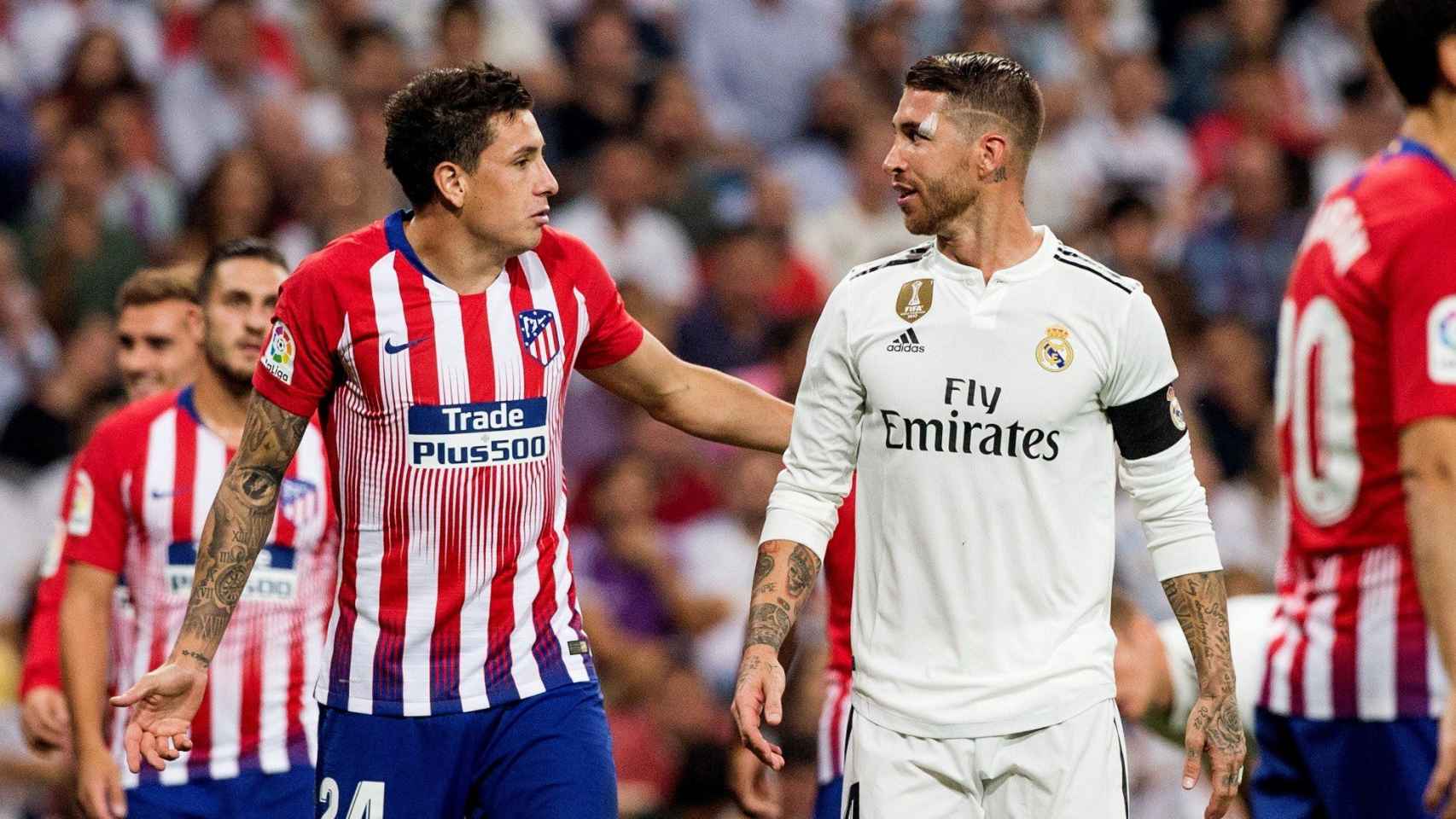 Una foto de Ramos y Giménez durante el derbi madrileño / EFE