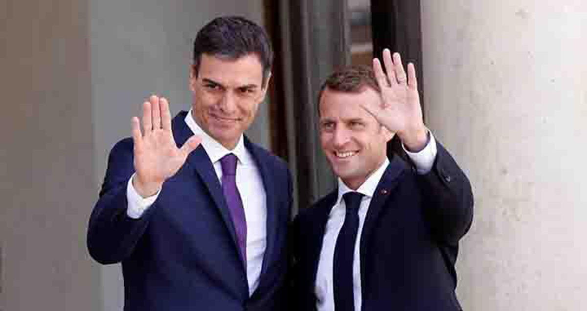 Pedro Sánchez (i) y Emmanuel Macron (d) / EFE