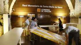 Algunas de las obras de Sijena llegan al monasterio tras ser trasladadas desde el Museo de Lleida / EFE
