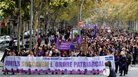 Manifestación con motivo del Día Internacional para la Eliminación de la Violencia contra las Mujeres, una reivindicación que cuestiona Vox / EFE