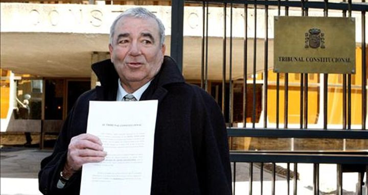 Manuel Nevot, un empresario catalán que durante años luchó contra las multas lingüísticas, ante el Tribunal Constitucional / EFE