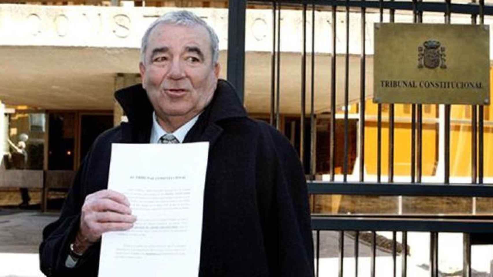 Manuel Nevot, un empresario catalán que durante años luchó contra las multas lingüísticas, ante el Tribunal Constitucional / EFE