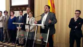 El vicepresidente catalán, Oriol Junqueras, y la presidenta del Parlamento autonómico, Carme Forcadell, en la presentación de los presupuestos de la Generalitat de 2016.