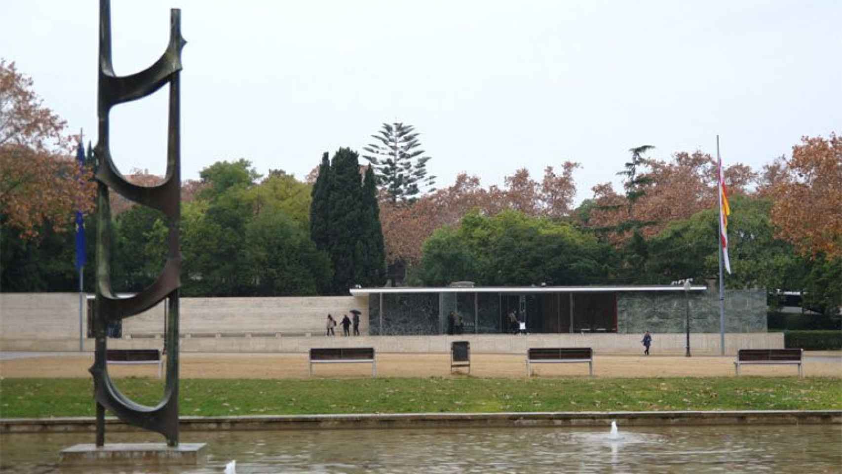 Pabellón Mies van der Rohe, el día de la inauguración de la exposición
