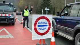 Los Mossos d'Esquadra en un control policial / EUROPA PRESS