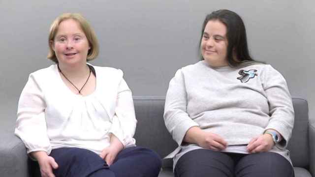 Imagen de archivo de dos mujeres con Síndrome de Down / EUROPA PRESS